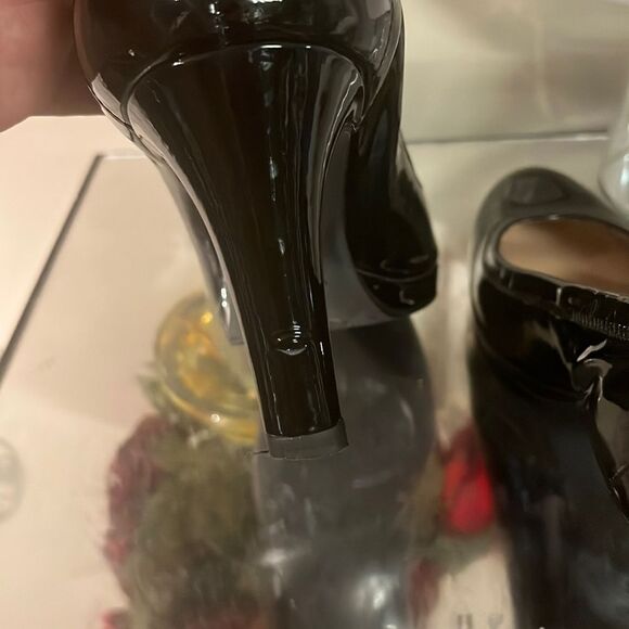 LADIES Stuart Weitzman Heels - Picture 9 of 9
